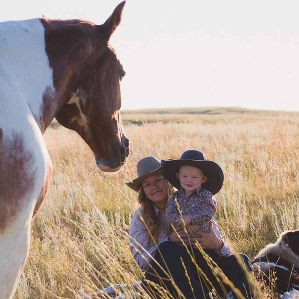 Meet your Posher, Shania